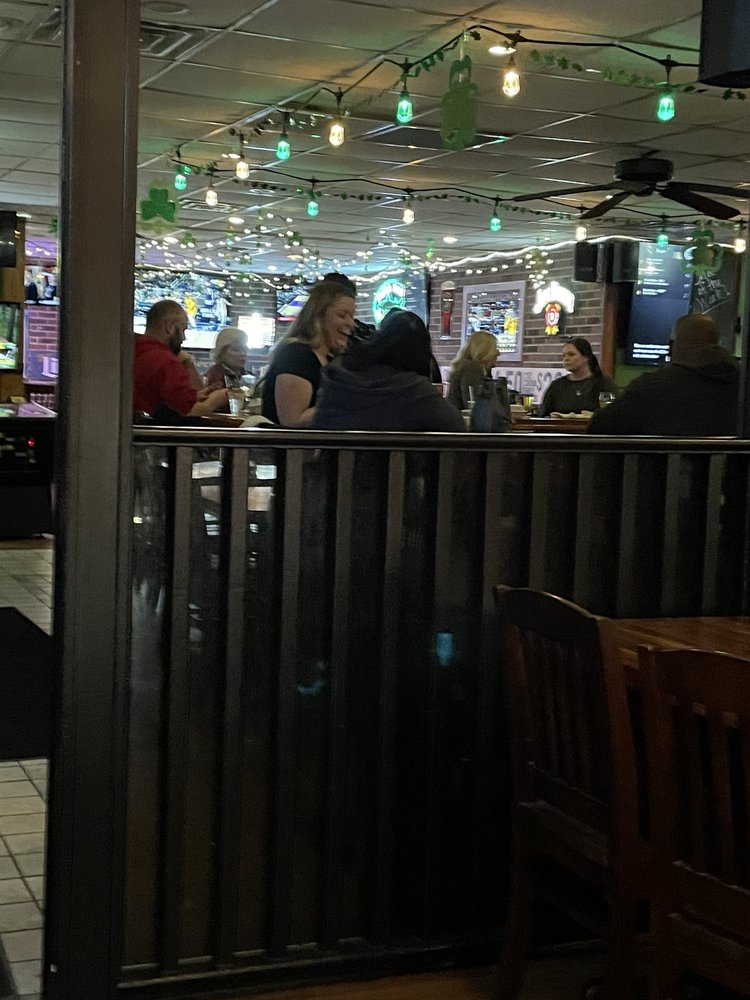 Bailey's Bar & Grille