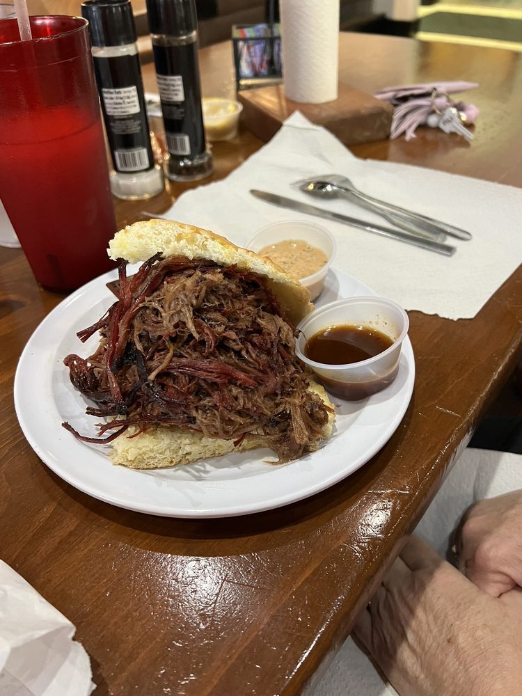 Low And Slow Smokehouse