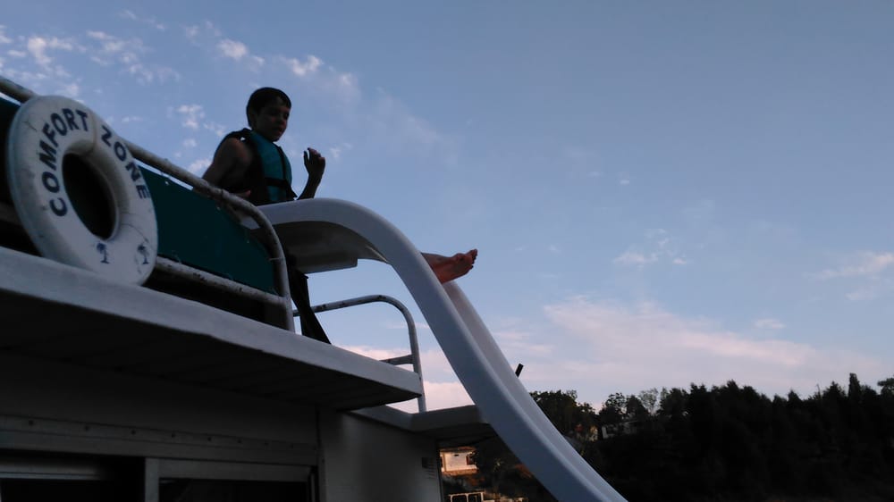 Douglas Lake Houseboat Rental, Dandridge Roadtrippers