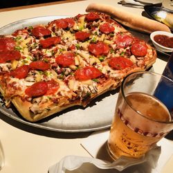 Joe Bologna S 141 Photos 198 Reviews Pizza 120 W Maxwell St Photo Of Joe Bologna S Lexington Ky United States Amazing Pan Pizza