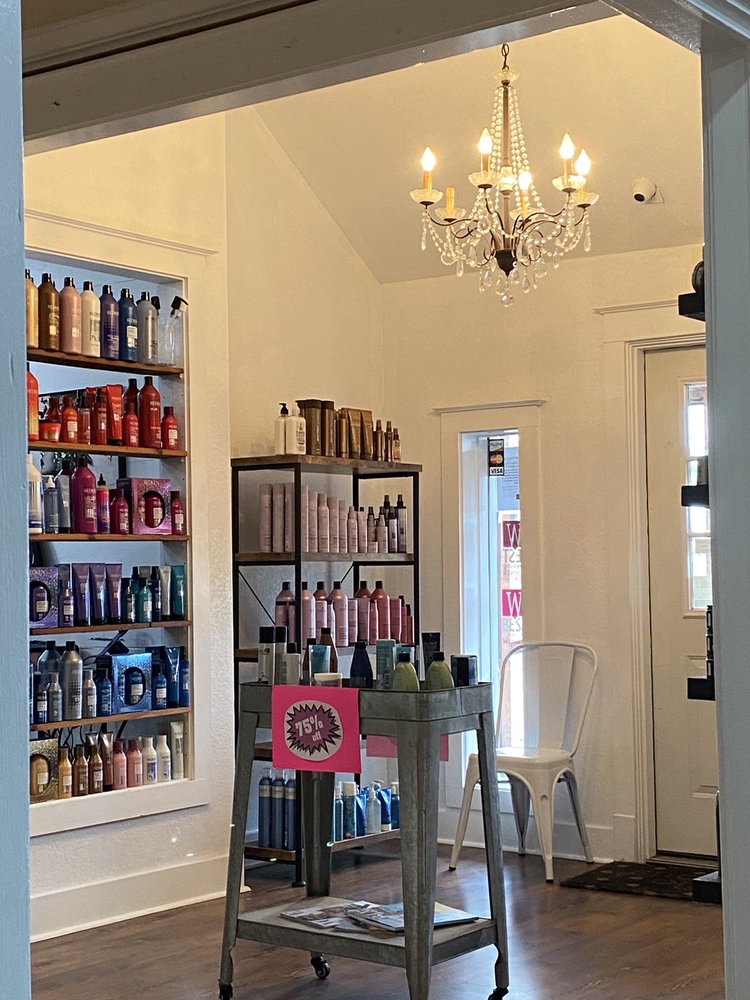 The Cutting Edge Salon Waco