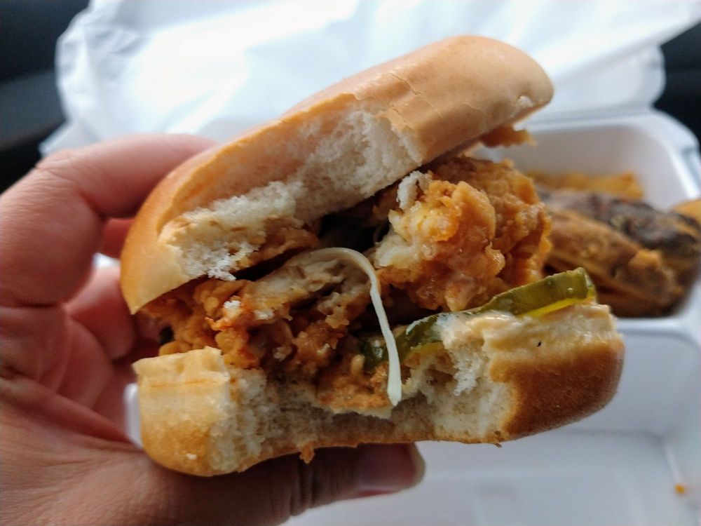 Lee's Famous Recipe Chicken