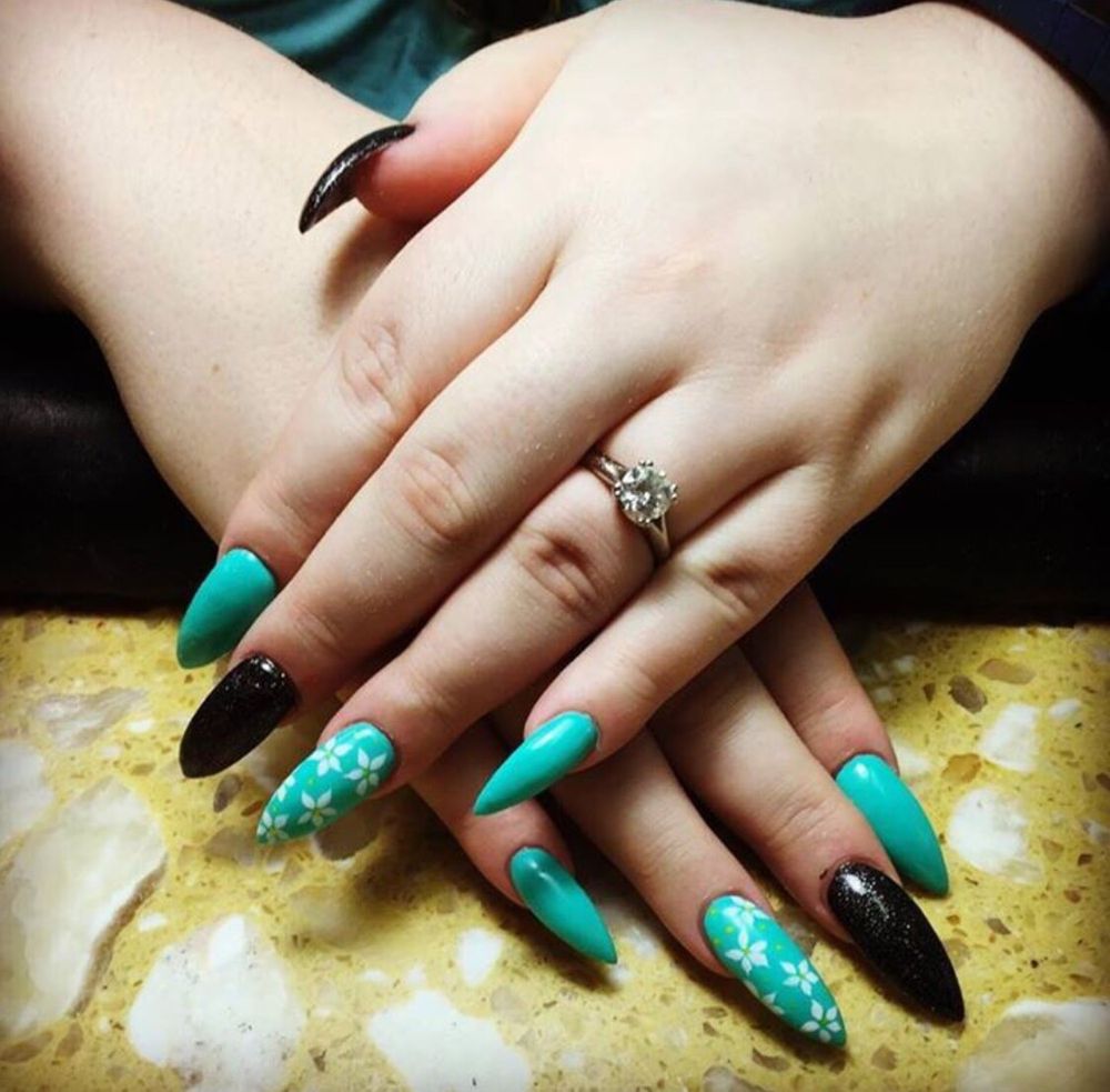 Western Nails & Spa Nail Salons 446A 16 Avenue NE, Calgary, AB