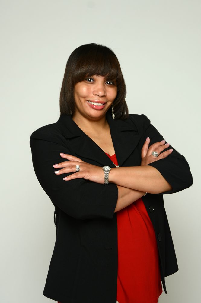 Alexis Lans - 1st Class Real Estate