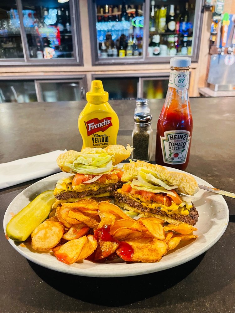 Kelly's Restaurant and lounge