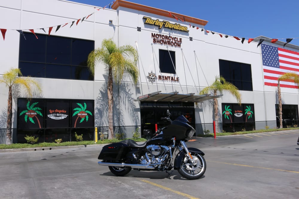 Harley Davidson Los Angeles >> Road Glide Waiting In Front Of Los Angeles Harley Davidson Harley Davidson Los Angeles >> Road Glide Waiting In Front Of Los Angeles Harley Davidson