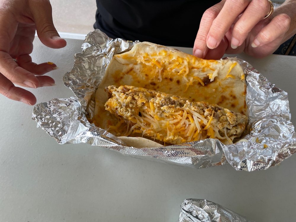 Yolis Tacos & More Catering