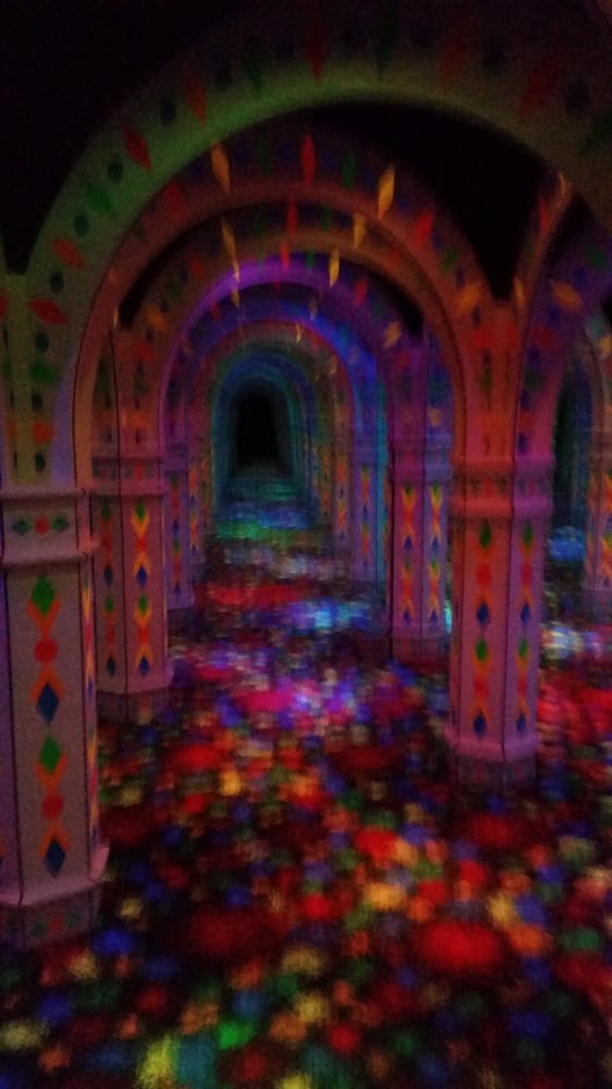Amazing Mirror Maze The Mall Of America 20 Photos 21 Reviews Amazing Mirror Maze The Mall Of America 20 Photos 21 Reviews Amusement Parks 335 N Garden Near North Minneapolis Mn Phone Number Yelp
