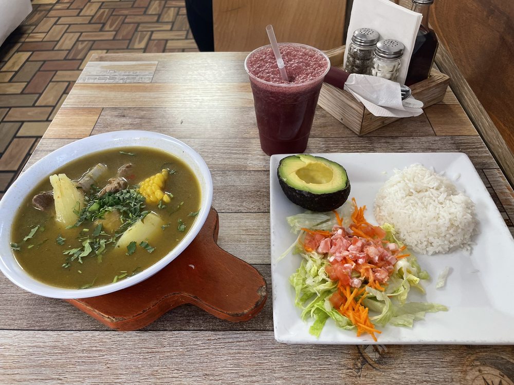Mi Tierra Restaurant & Bakery
