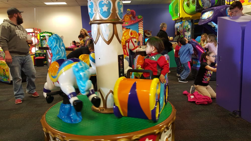 Chuck E. Cheese’s 10 Reviews Pizza 1431 22nd St, West Des Moines