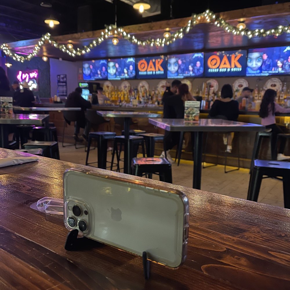 Oak Texas Bar & Grill