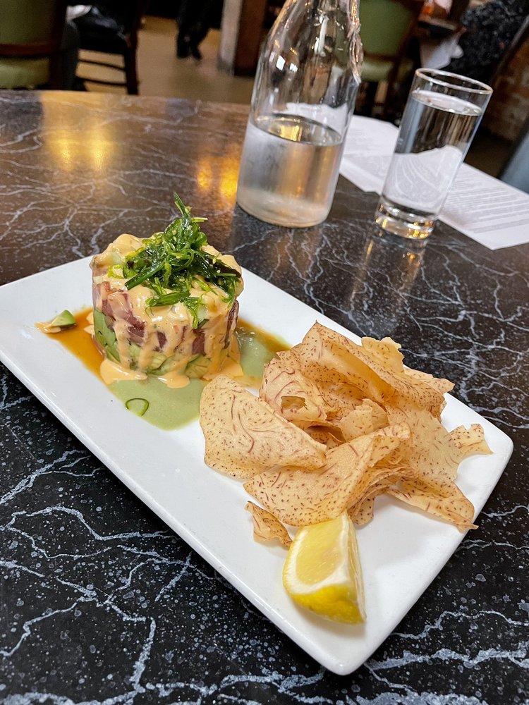 Kingfisher Bar & Grill