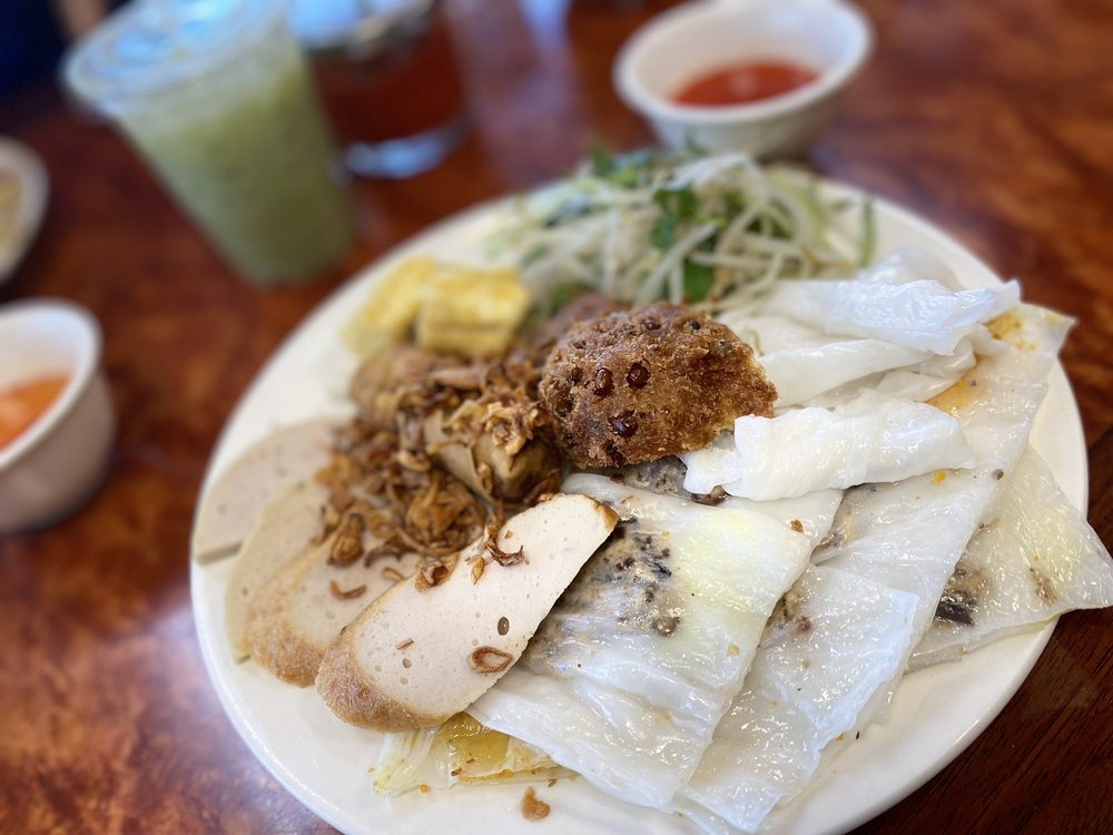 Banh Cuon Luu Luyen