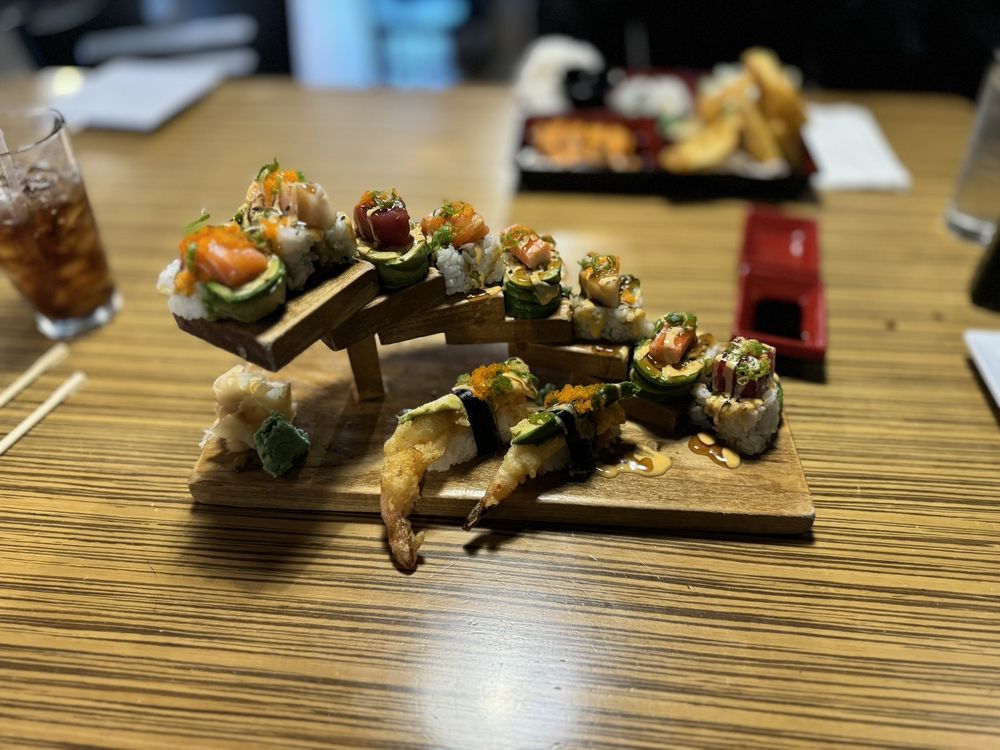 Maya Sushi Lounge