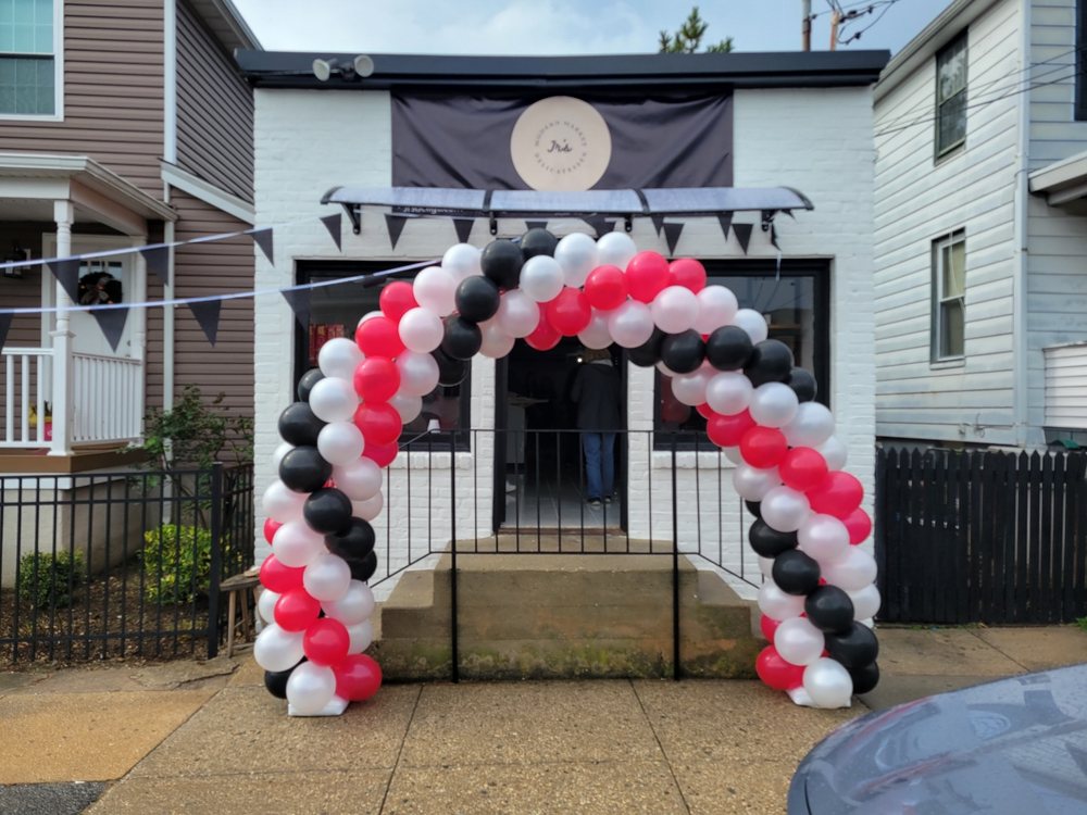 Jr's Modern Market & Delicatessen