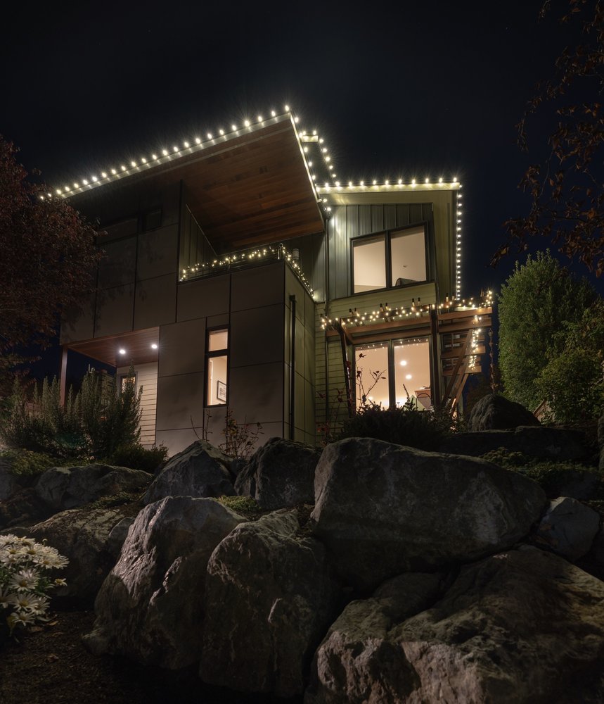 Holiday Lighting Pros of Seattle