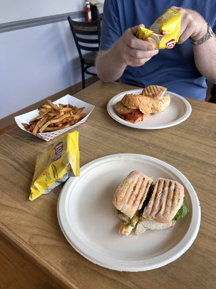 Cravings Cafe