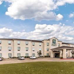 Quality Suites 16 Photos Hotels Reviews 631 I 45 South Photo Of Quality Suites Huntsville Tx United States
