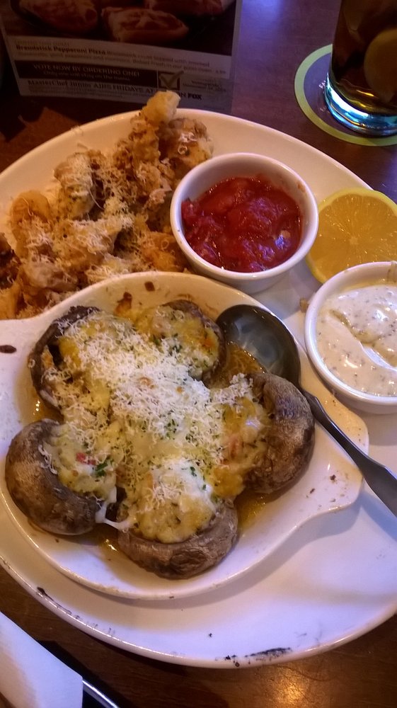 Calamari And Stuffed Mushrooms Came Out Hot It Was Very Tasty Photo Of Olive Garden Italian Restaurant Norman Ok United States Calamari And
