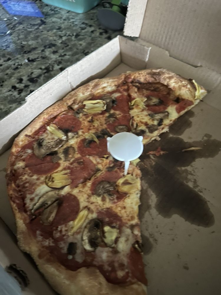 Le May's Pizza Subs & Calzones Image