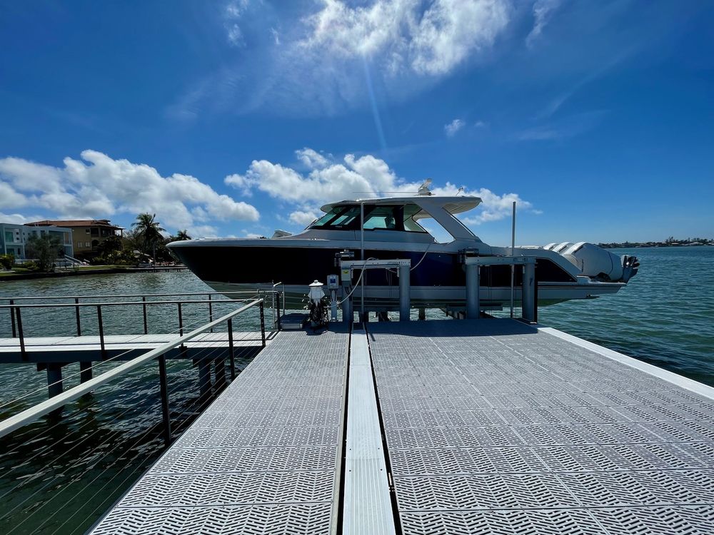 image of business Storm Marine