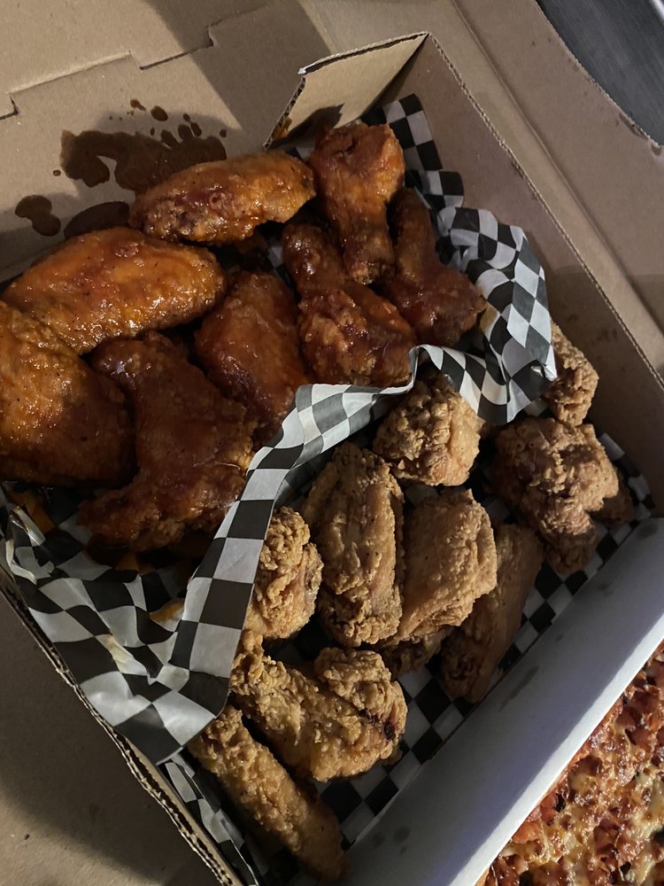 Royal Pizza & Wings