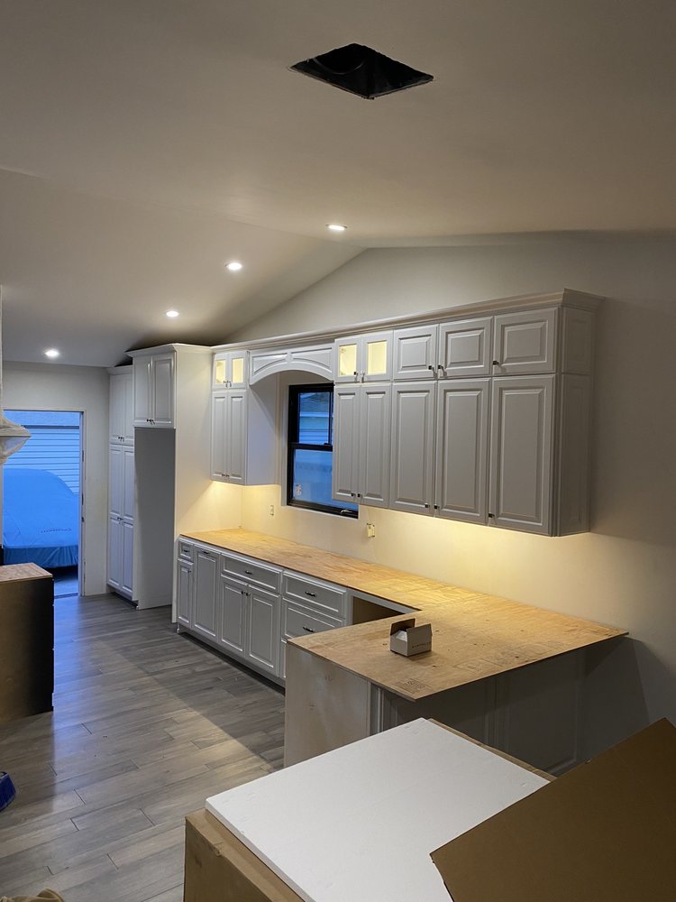 Marquez's Custom Cabinets