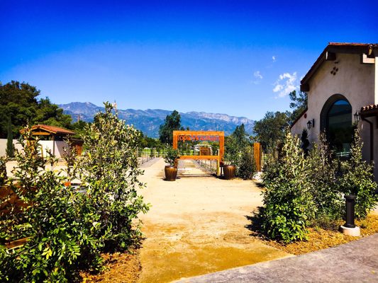 Topa Mountain Winery 821 W Ojai Ave Ca Wineries Mapquest Hotels Nearby