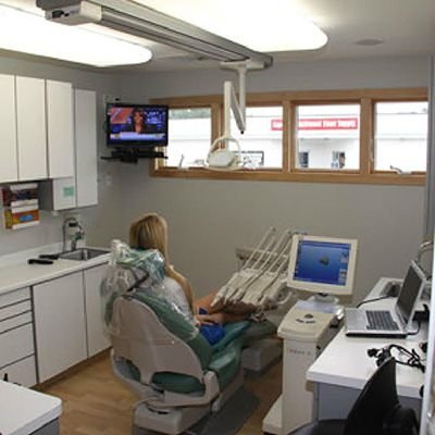 image of business Advanced Cosmetic & Implant Dentistry