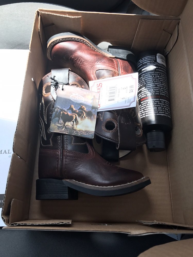 cavender's boot city