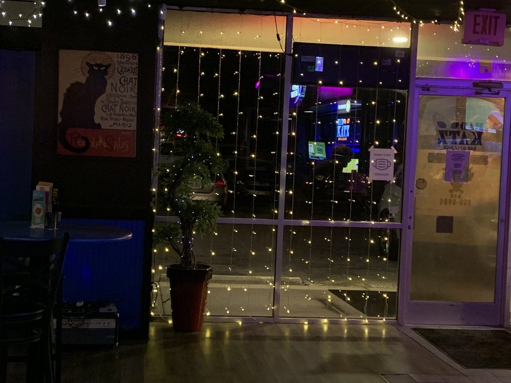 Mad Katz Bar & Lounge