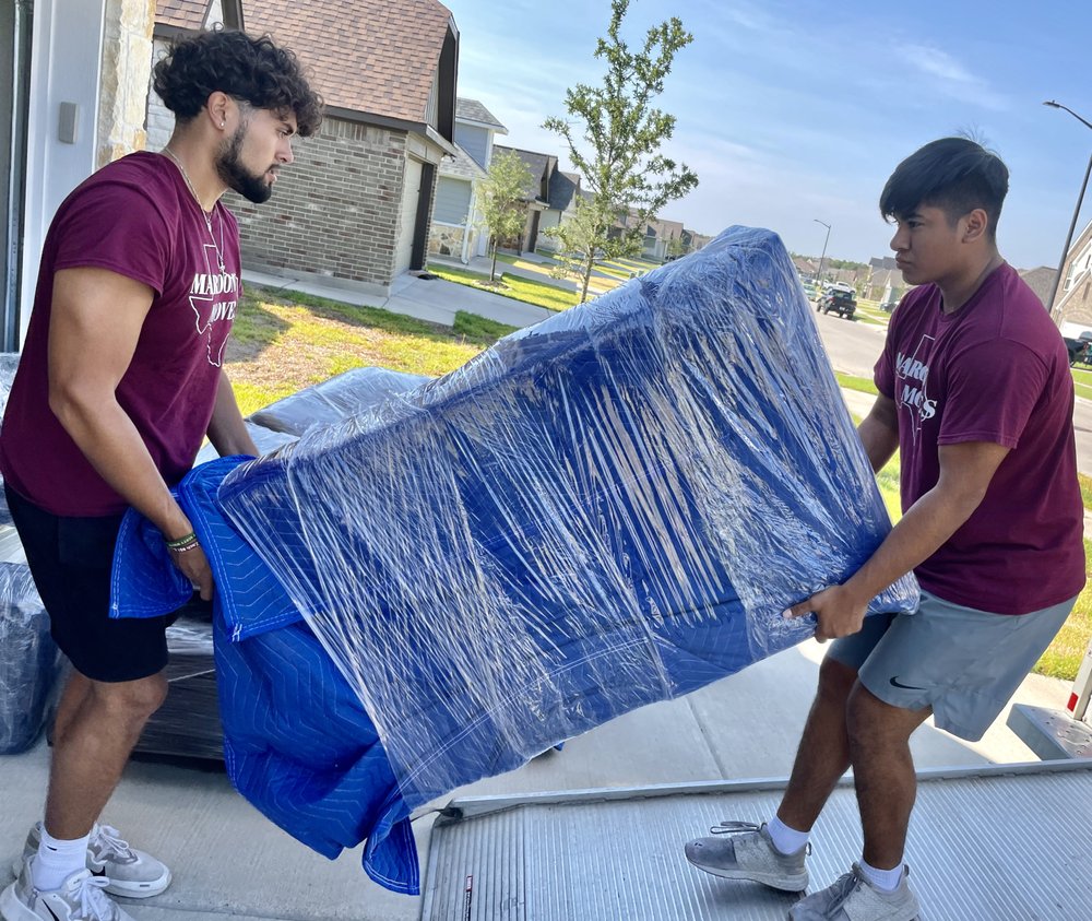 Maroon Movers