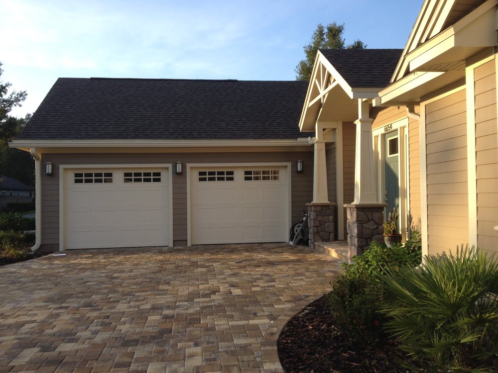 Lester's Garage Doors