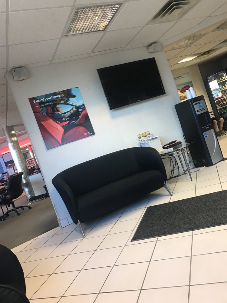 Fox Toyota of Rochester Hills 20 Reviews Car Dealers 755 S