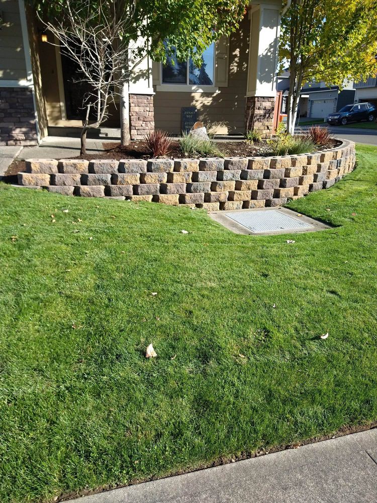 The Northwest Groundsman Guys & Landscapes