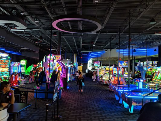 Dave Buster S 102 Photos 121 Reviews American