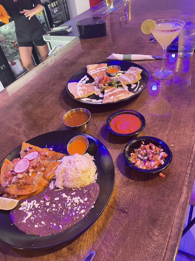 Conmaye Mexican Bar and Grill