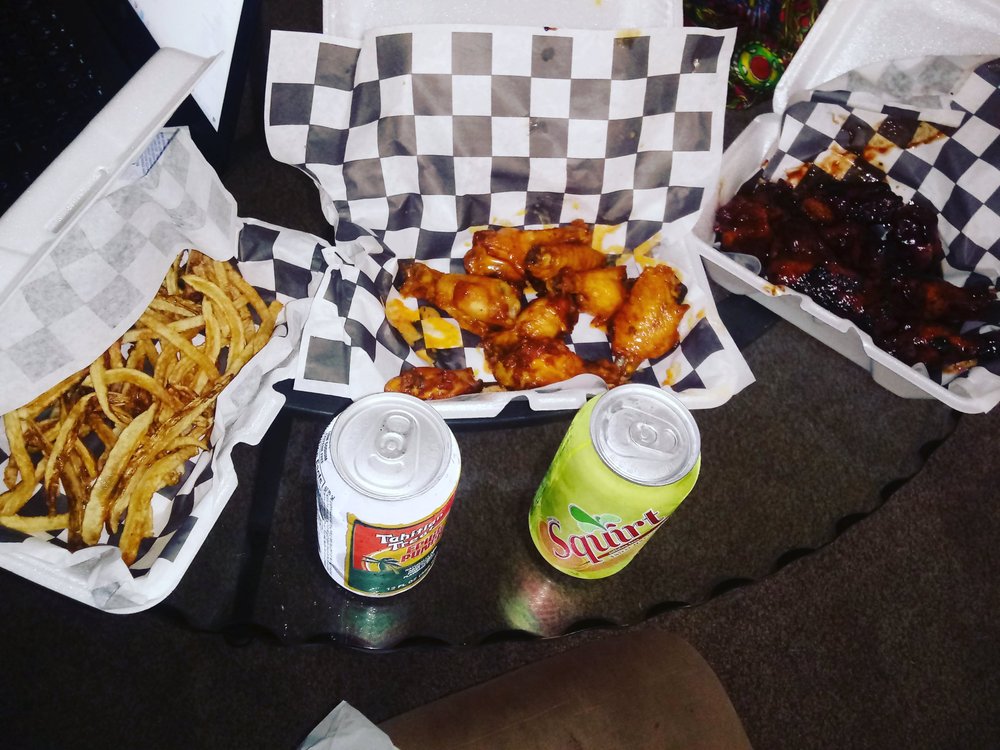 Royal Oaks Bar & Grill