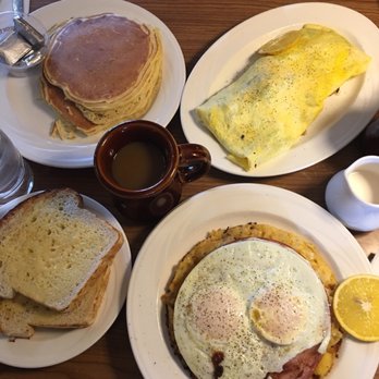 Rounds Restaurant 26 Photos 72 Reviews Breakfast Brunch Photo Of Rounds Restaurant Traverse City Mi United States Great Breakfast Place