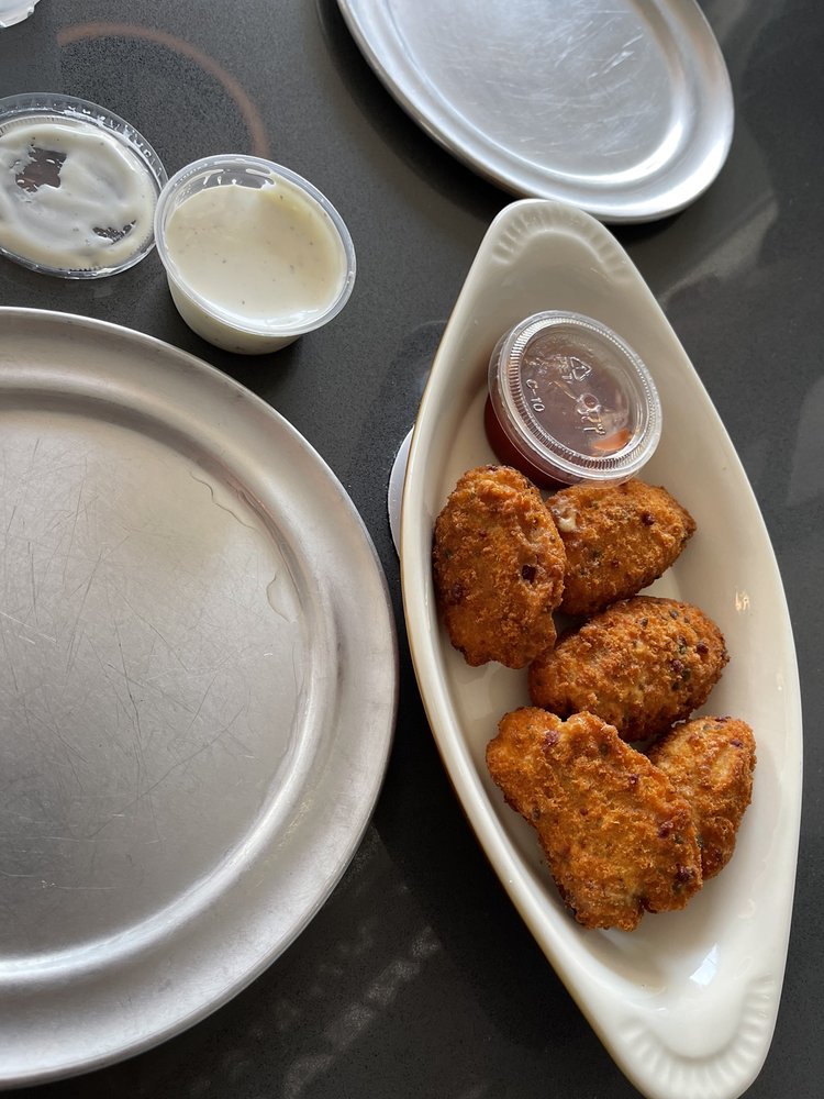 The Deli & Steam'd Raw Bar