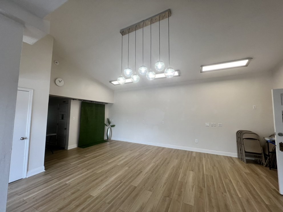 image of business Novel Table