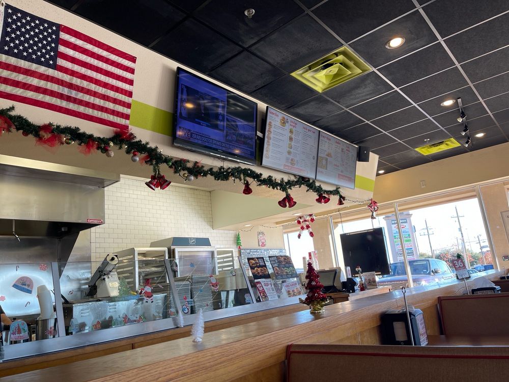 MOOYAH Burgers, Fries & Shakes