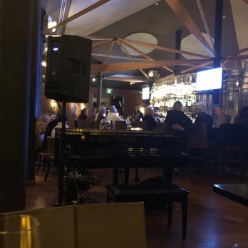 Bayside Restaurant 790 Photos 574 Reviews American New 900 Photo Of Bayside Restaurant Newport Beach Ca United States Ambiance At Night