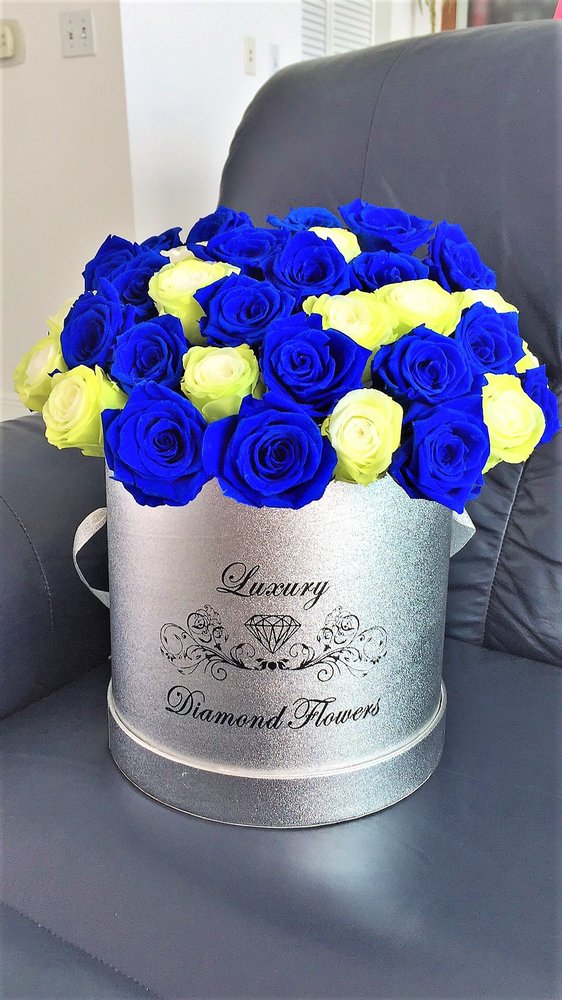 Premium Flower Bo Mix Of Blue And Yellow Preserved Roses Last A Year Photo Of Luxury Diamond Flowers Miami Fl United States Premium