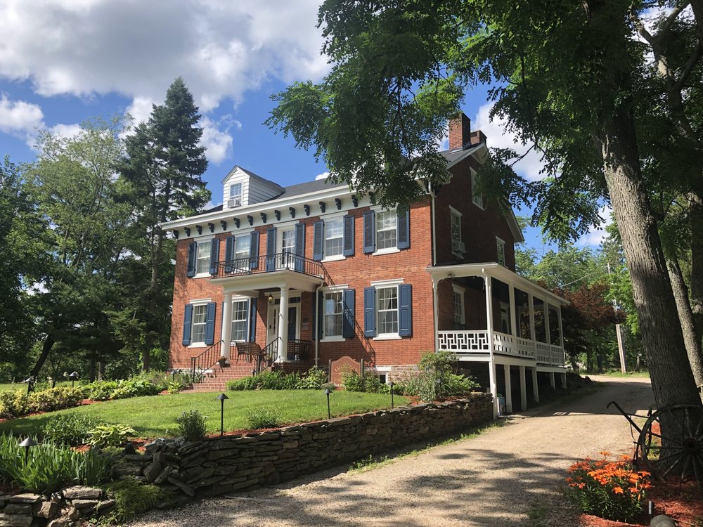 Lightner Farmhouse Bed & Breakfast