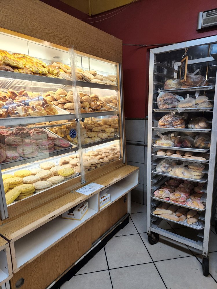Lucy's Bakery & Donuts
