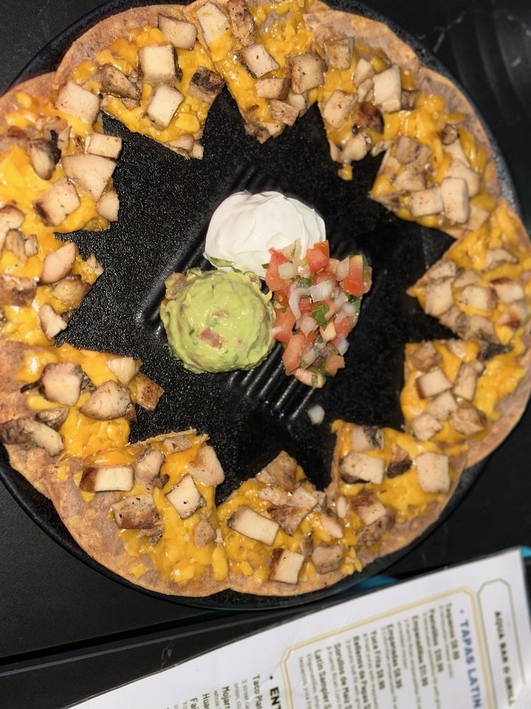 Aqua Bar and Grill