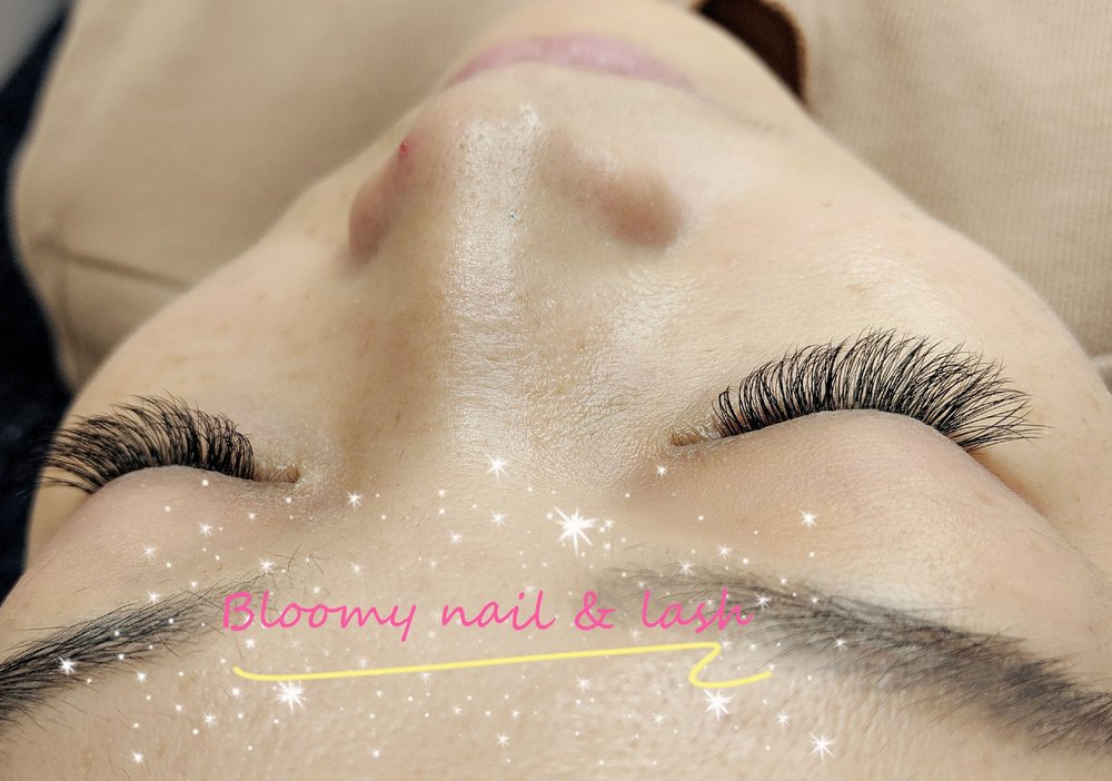 Bloomy Nails
