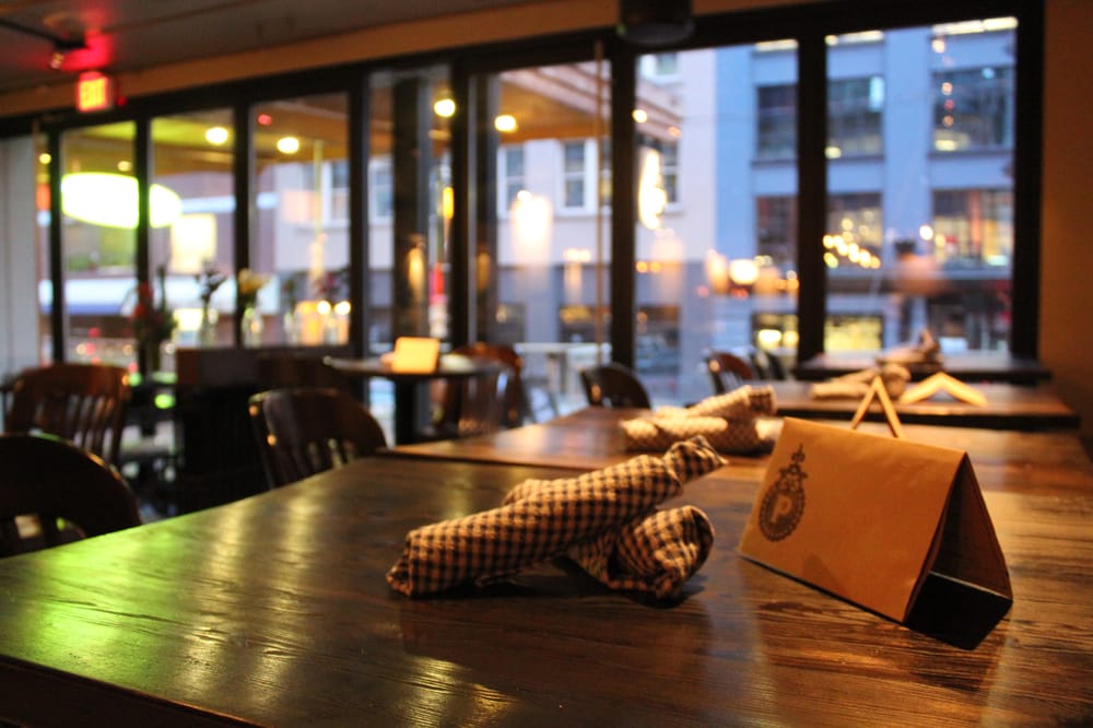 The Parlour 197 Photos & 249 Reviews Pizza 1011 Hamilton Street, Yaletown, Vancouver, BC