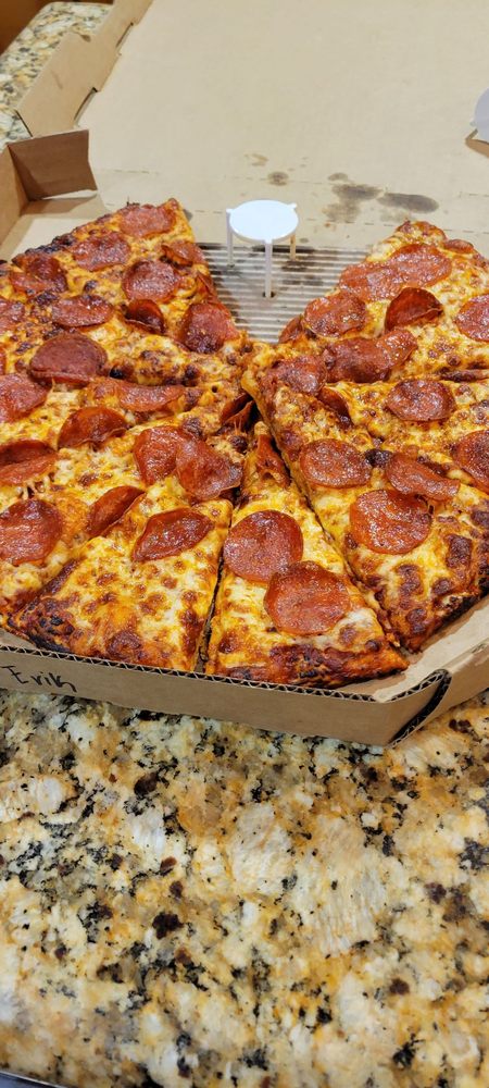 Round Table Pizza